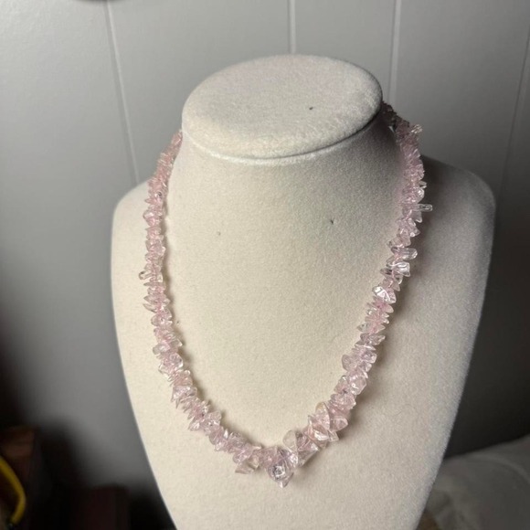 The Unbranded Brand Jewelry - Vintage Rose Quartz Chip Necklace Pink Crystal Stone Barrel Clasp Boho Jewelry